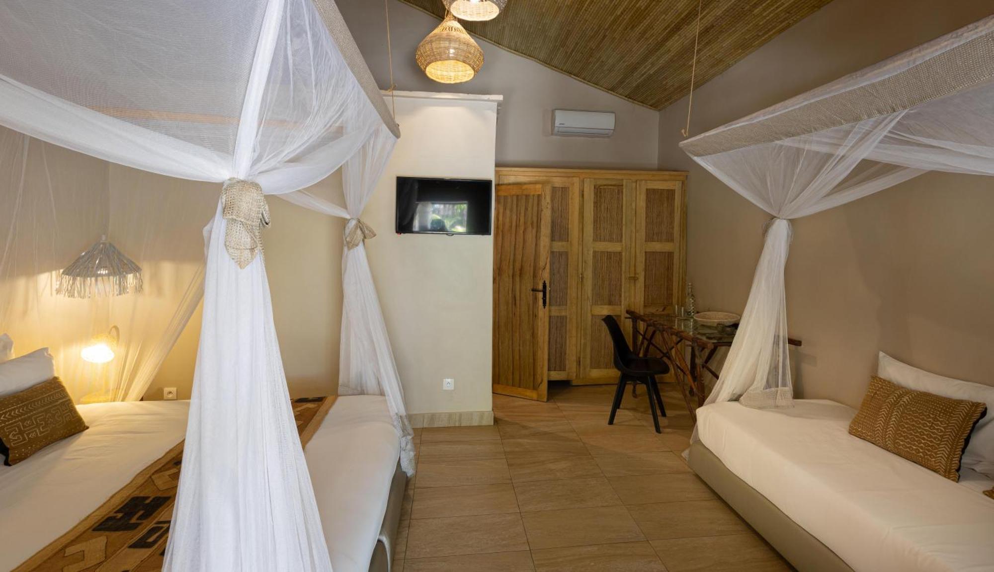 Les Paletuviers Hotell Toubakouta Exteriör bild